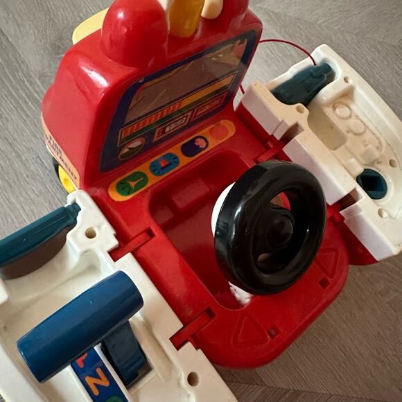 Vintage Discovery Toys To The Rescue Activity Fire Truck 1996 - Picture 9 of 12